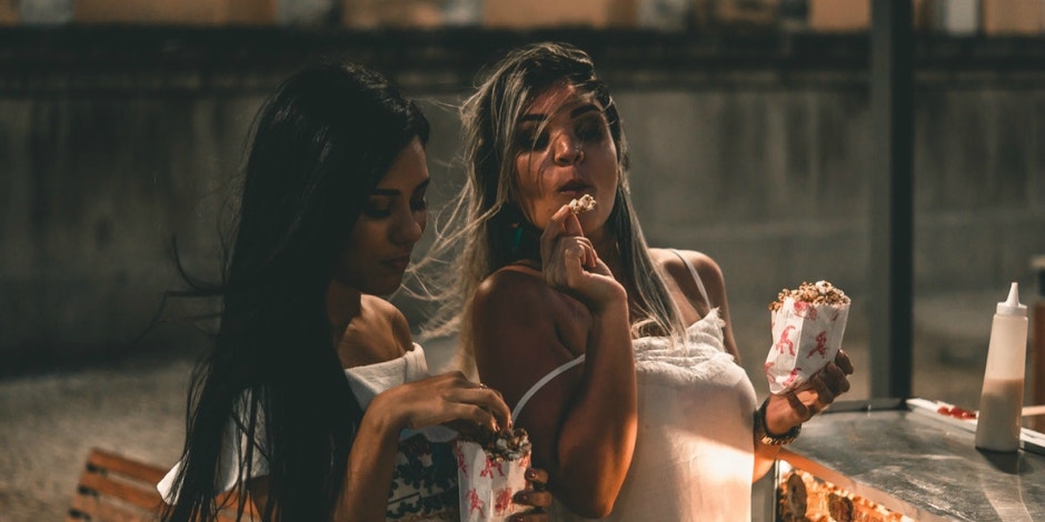 Yummy Food Is The Way To A Woman's Heart, Says Science Yummy Food Is The Way To A Woman's Heart, Says Science