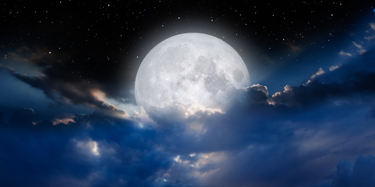 Full Moon In Cancer Horoscopes For All Zodiac Signs, January 17 - 18, 2022