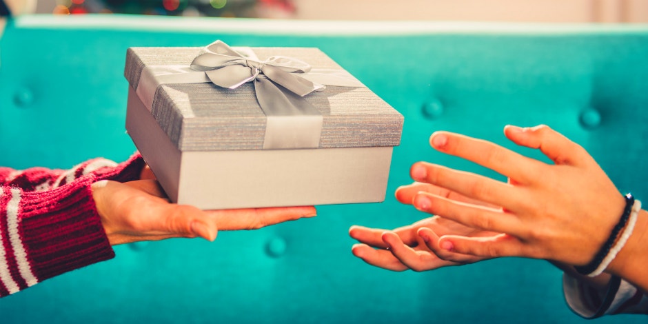 The Best Unique Gift Ideas For Men & Women Based On The 5 Love Languages
