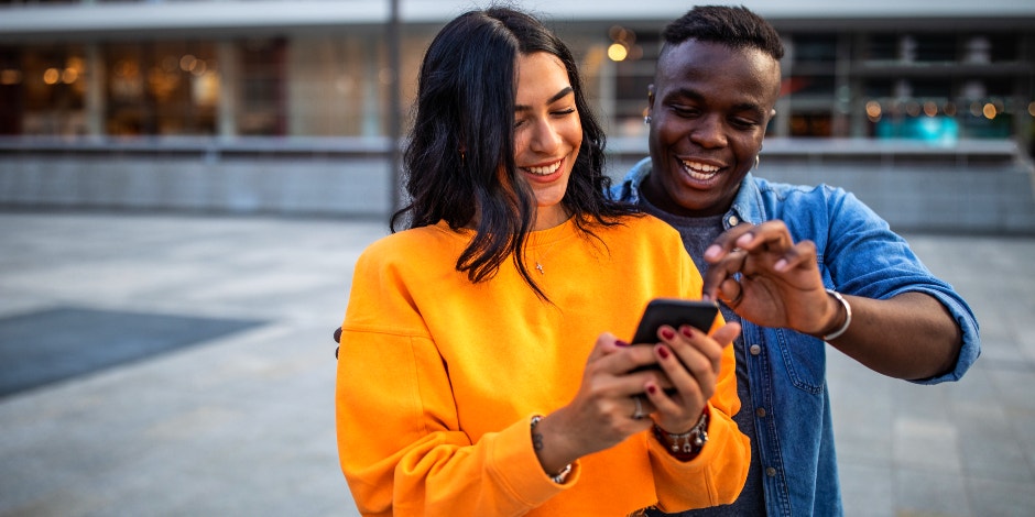 The 20 "Golden Rules" Of Using Technology In A Relationship The 20 "Golden Rules" Of Using Technology In A Relationship