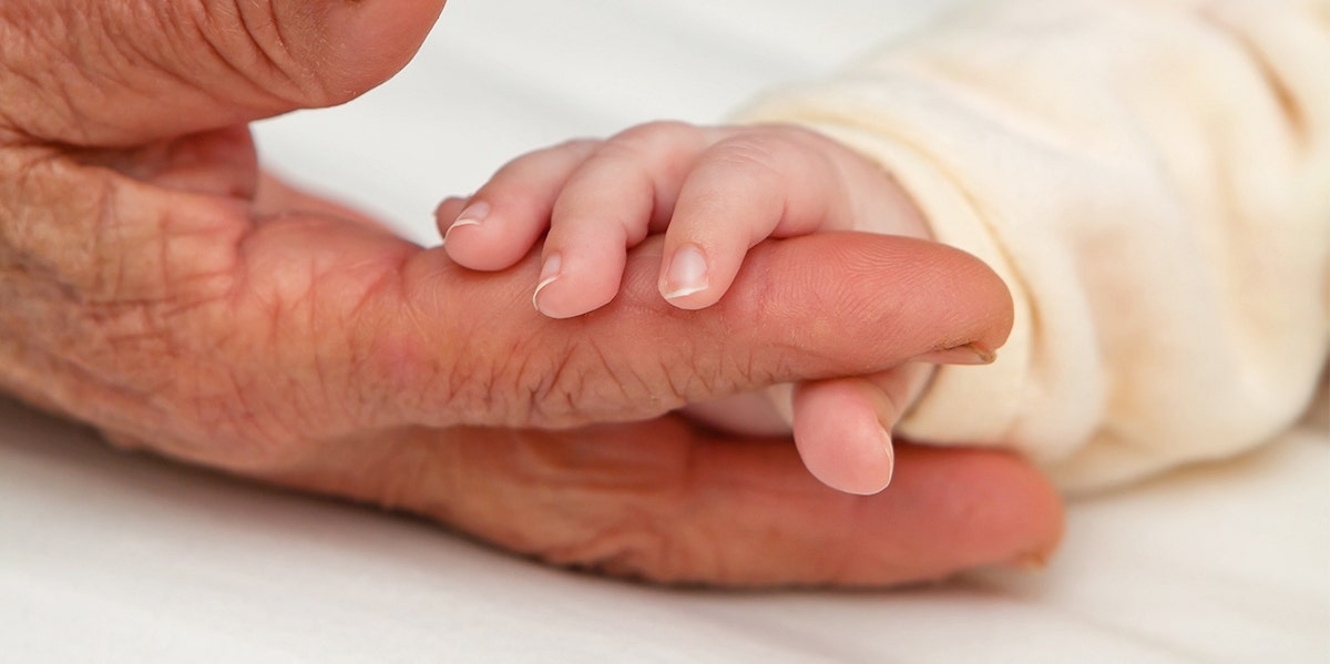 92-Year-Old Meeting Great-Grandchild Gives Us ALL The Feels 92-Year-Old Meeting Great-Grandchild Gives Us ALL The Feels