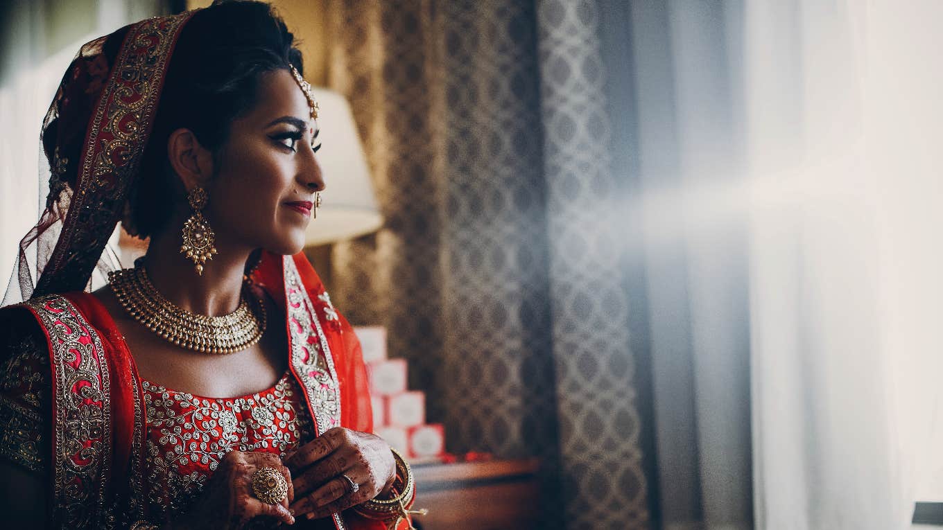 Woman Can't Forgive Her Husband For Leaving Their Wedding Ceremony Early south asian bride during hindu wedding ceremony