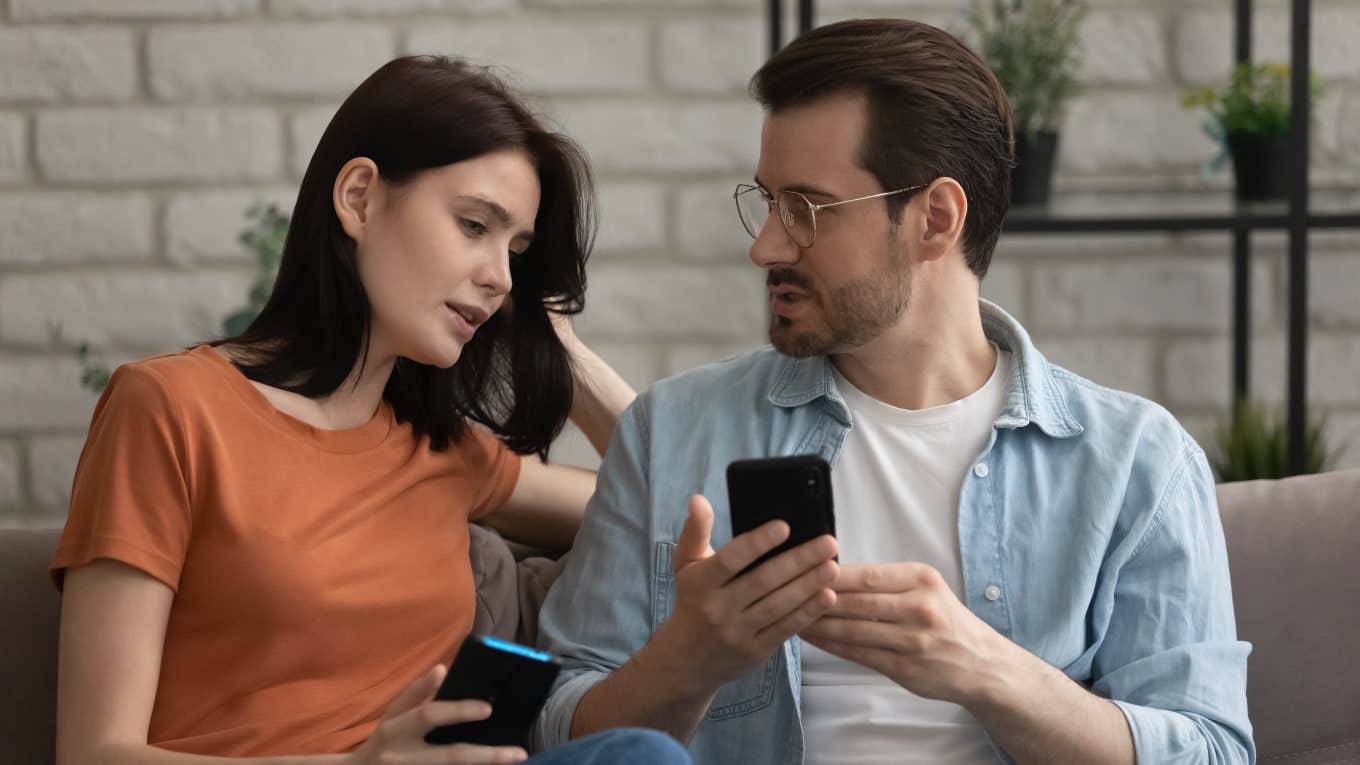 'Gutted' Man Shows Girlfriend A Picture Of The Custom Engagement Ring He Bought Her And She Doesn't Like It man, phone, looking at phone