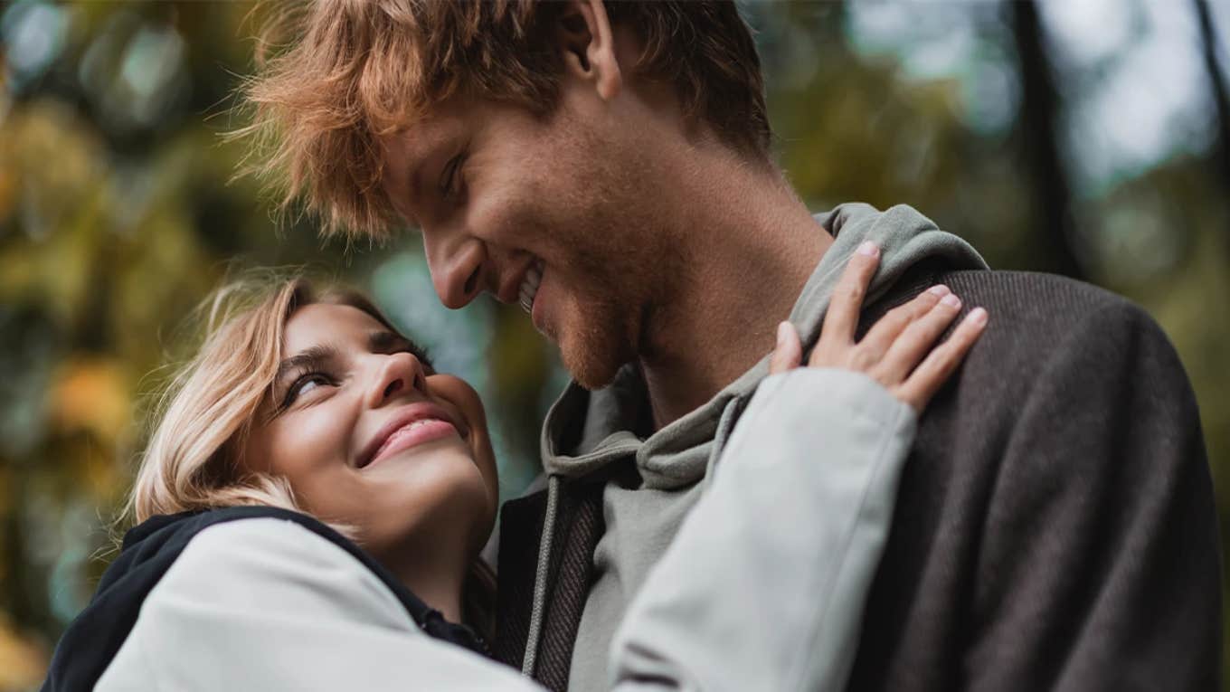 6 Habits Of People Who Successfully Maintain A Long-Term Relationship couple in love hugging