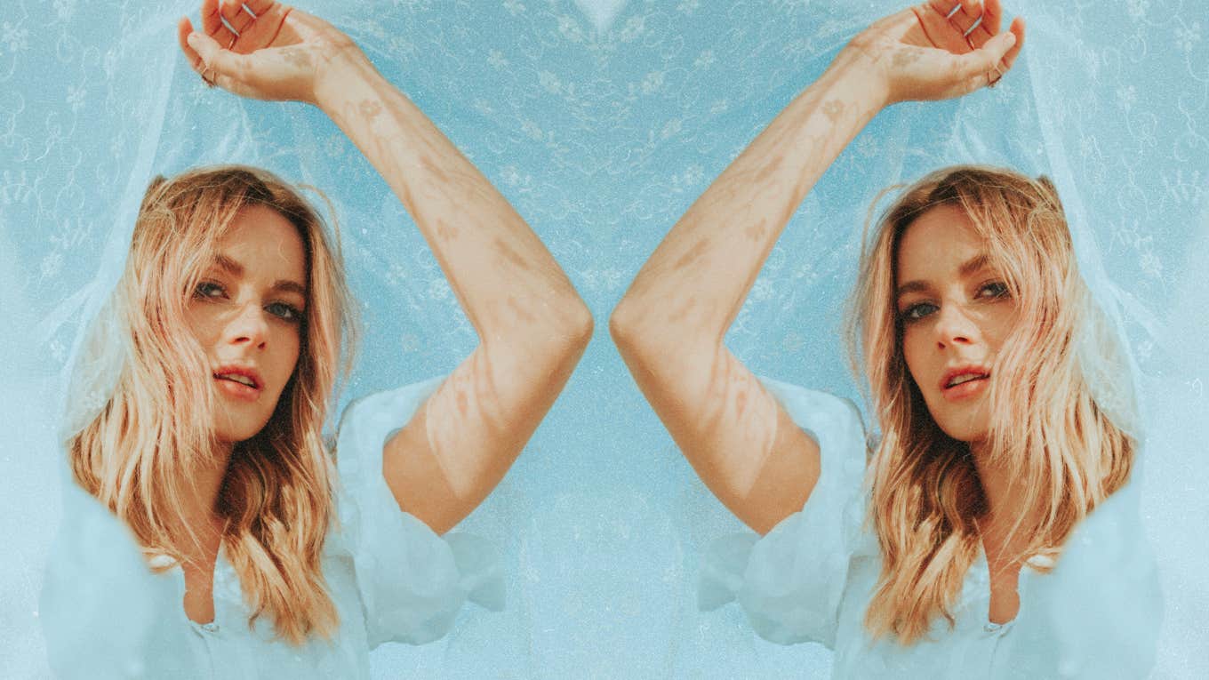 25 Hard Things You Can Do To Gain ‘Unfair’ Leverage In Life Woman stepping out of comfort zone