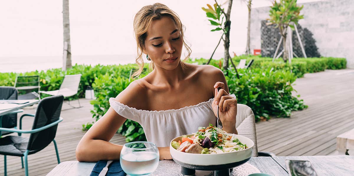 woman eating healthy