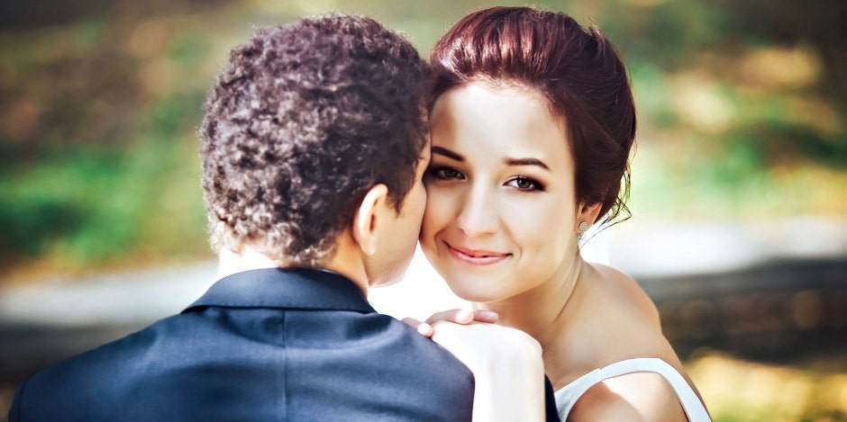 4 Crucial Things Married Couples In Healthy Relationships Do To Stay In Love