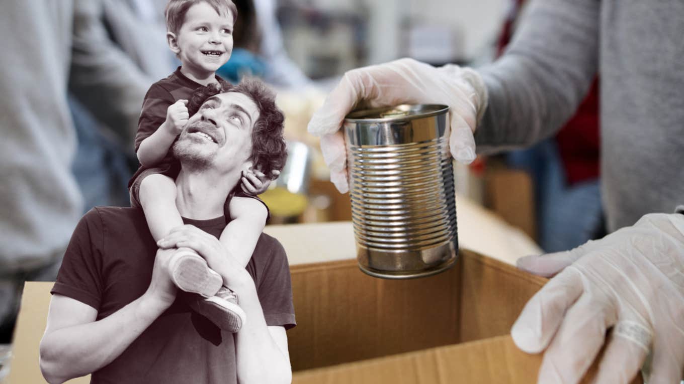 Dad Who Lost His Job Picks Up Dinner For His Family From A Food Bank But Adds A Small Detail So His Kids Won’t Know father, children, food bank