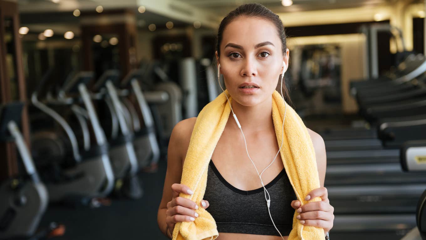 The 3-Minute Exercise That'll De-Escalate Any Stressful Situation Girl at gym