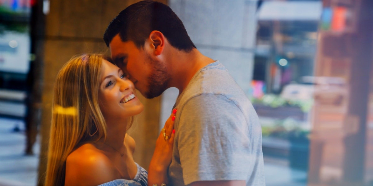 How Long Does The Honeymoon Phase Last? How To Keep Your Relationship Strong After couple smiling