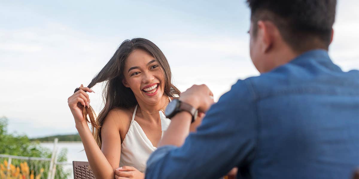 7 Simple Strategies For Attracting Someone Who Treats You Right man and woman on date