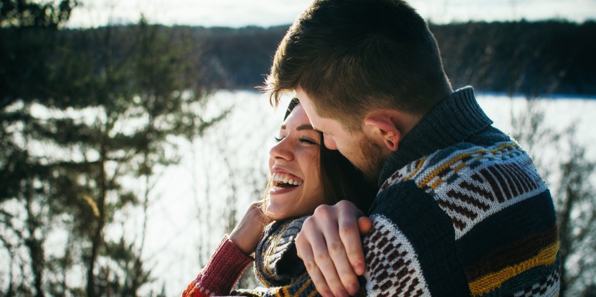 5 Skills You Need To Be Happy In A Relationship (Without Going To Therapy) happy couple hugging