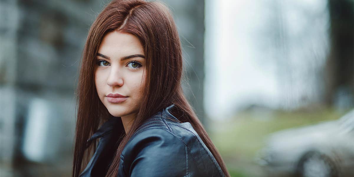 8 Things Strong, Secure, Stable Women Do Way Differently strong woman