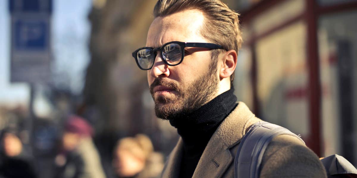 How To Deal With Someone Who Holds A Grudge Against You man in glasses