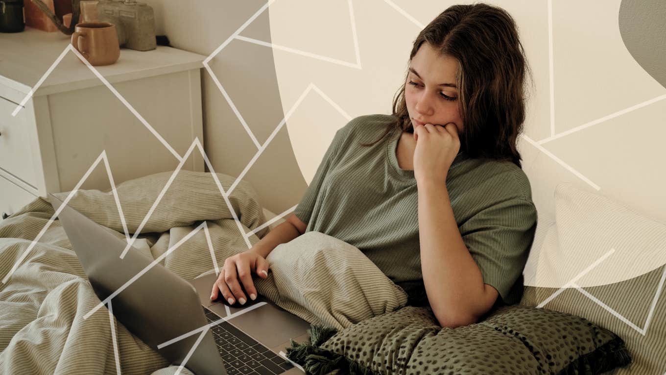 The 6 Best Ways To Heal A Broken Heart After An Extremely Painful Breakup, According To A Dating Expert Woman upset after break up