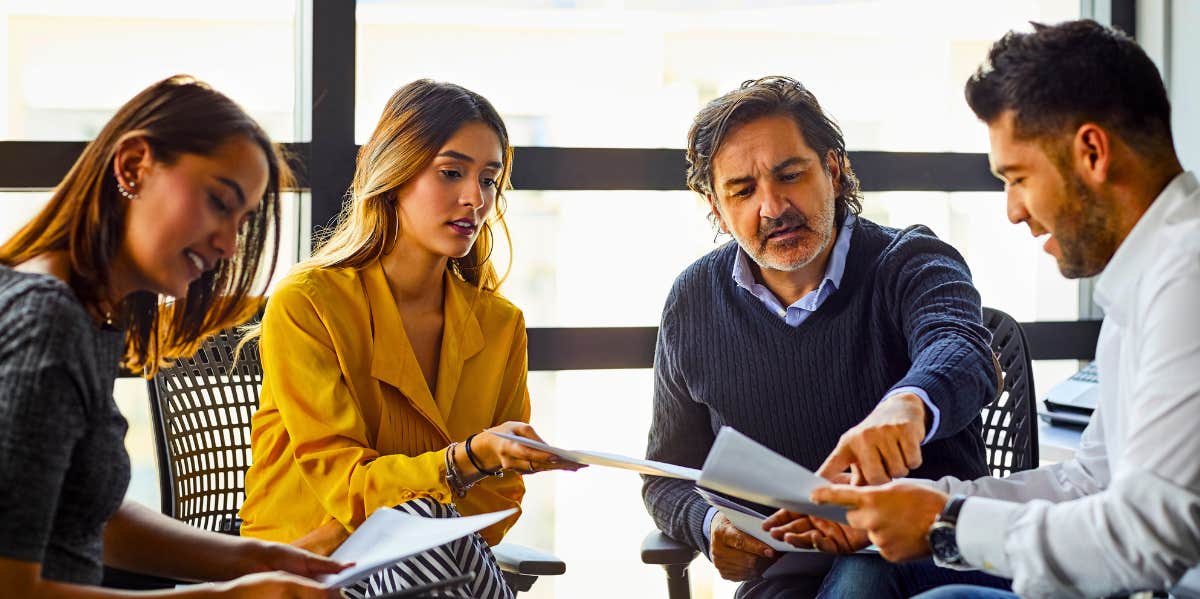 How To Handle Difficult People At Work: 11 Strategies handling difficult people at work