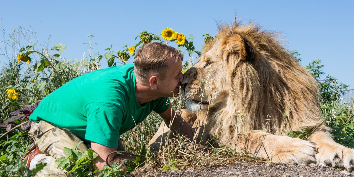 How To Make A Leo Man Obsessed With You