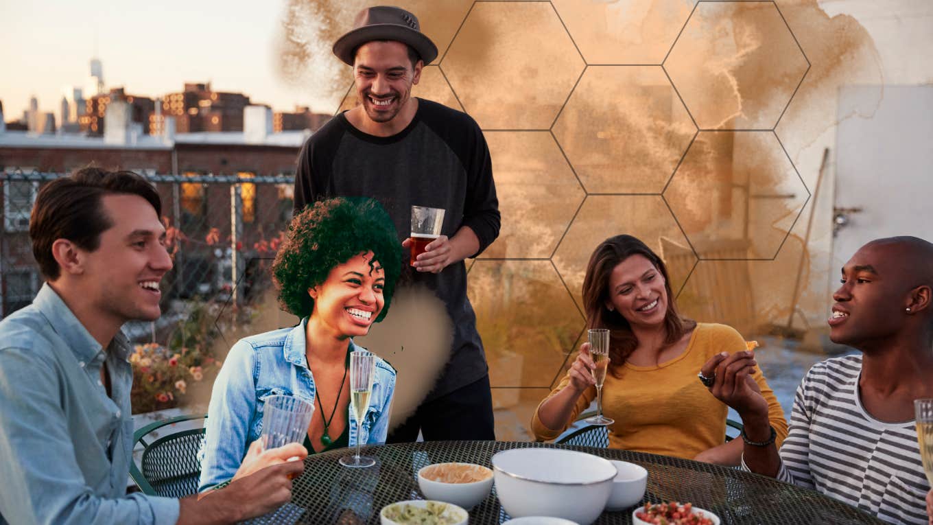 7 Habits Of People Who Make Friends Easily (That You Can Steal) Friends with no devices making conversation and showing up for each other