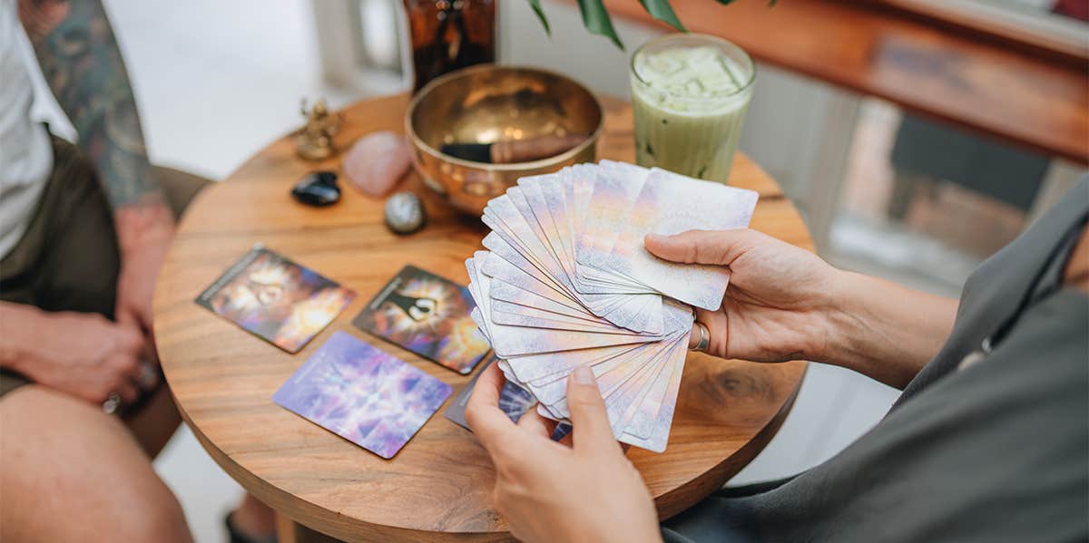How To Shuffle Tarot Cards For The Most Accurate Reading tarot cards shuffle