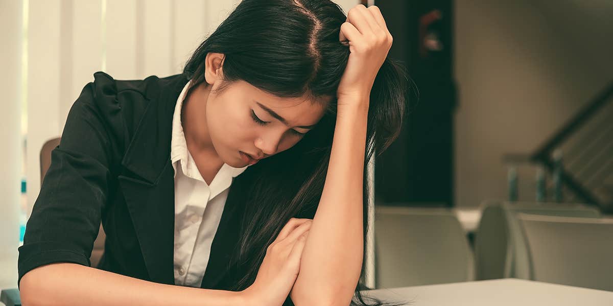 How To Stop Being A Perfectionist & 6 Downsides To Being One overwhelmed woman