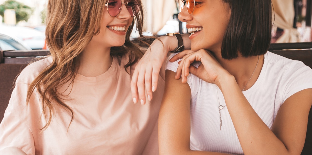 How To Instantly Tell If Someone Is Lying To You two women gossiping