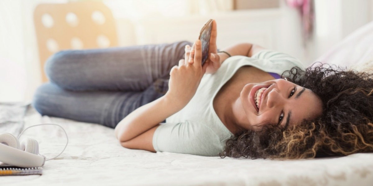 How To Text Your Crush To Get (And Keep) His Attention How To Text Your Crush To Get (And Keep) His Attention