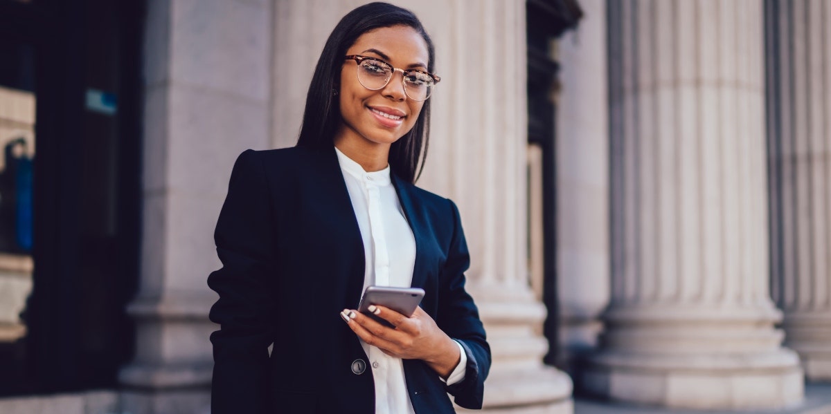 woman writing a cover letter