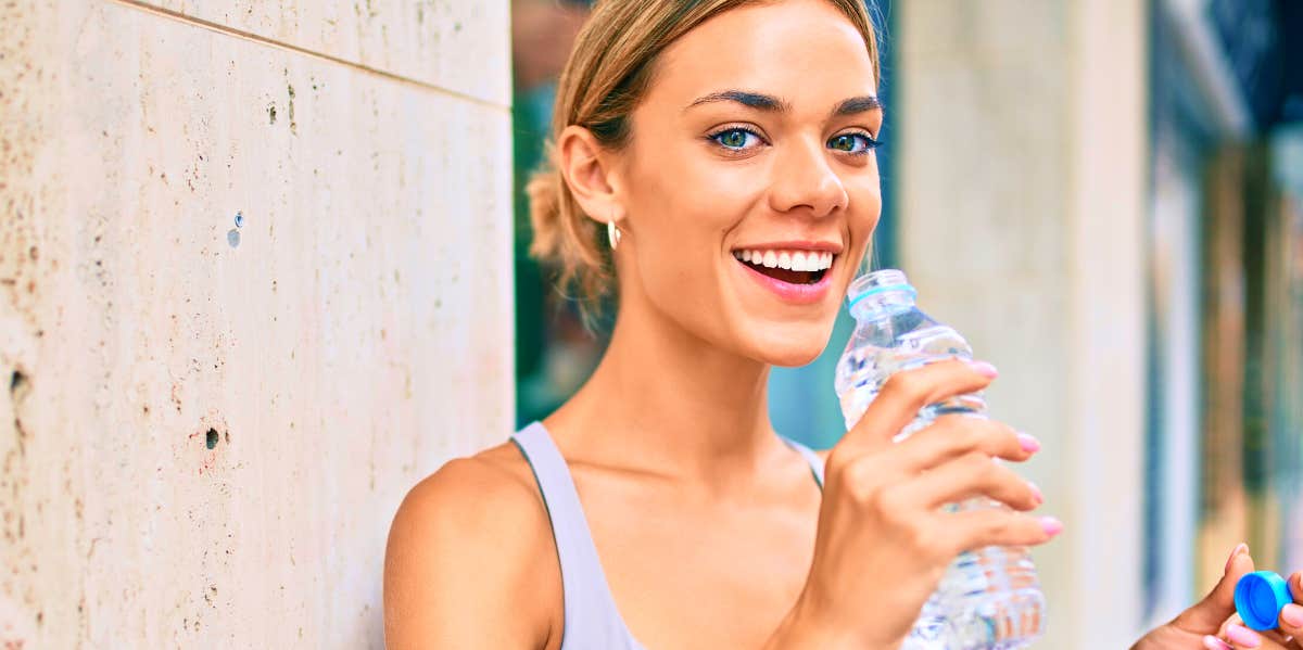 How Your Face Changes After Drinking Water For 30 Days woman drinking water