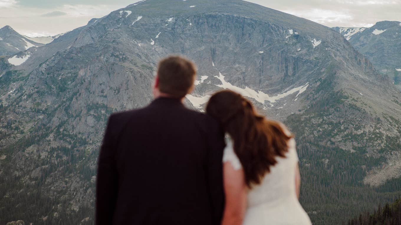 Husband Says He And His Wife Traveled Over 1,000 Miles To Elope But Her Crazy Family Crashed The Ceremony Anyway couple eloping in Colorado