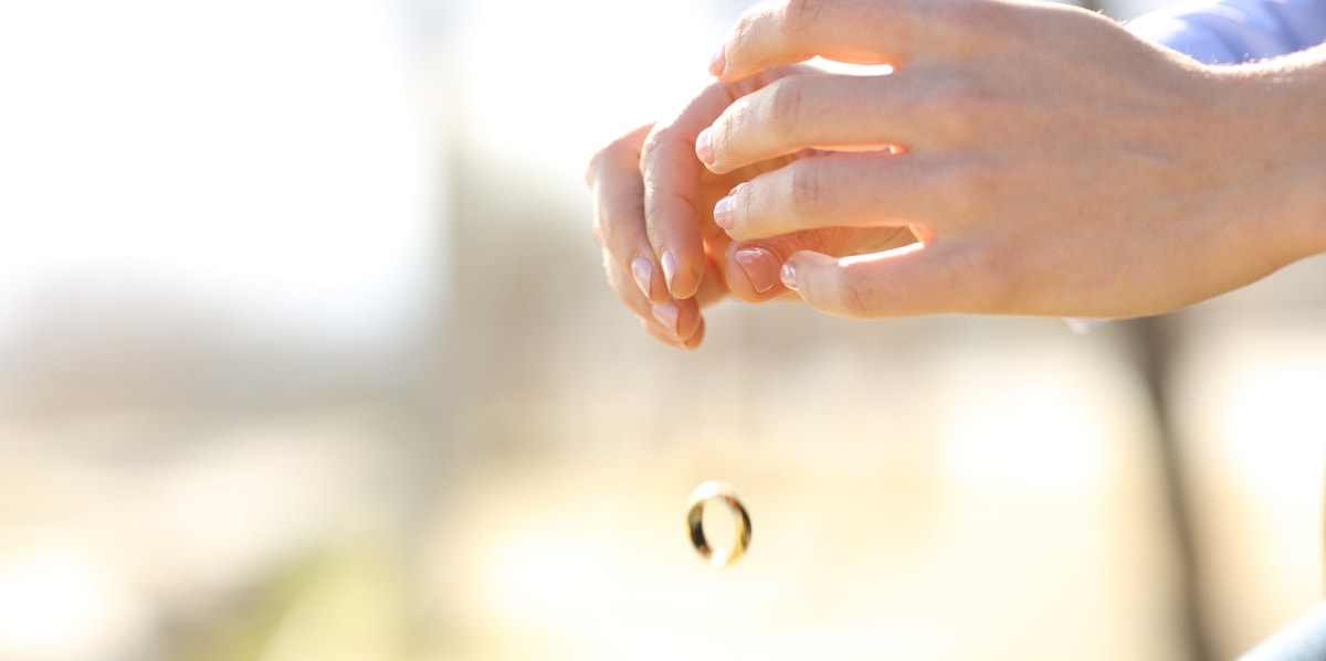 dropping wedding ring