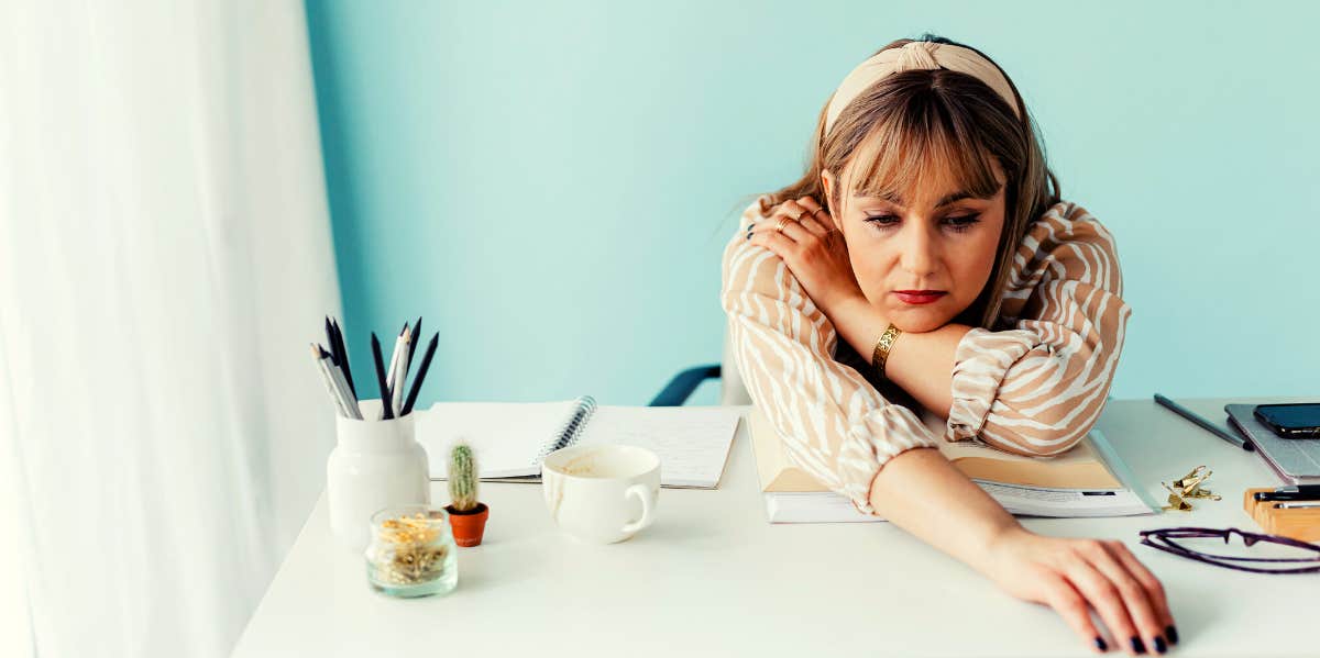 Is Boredom Good For You? 7 Benefits Of Boredom bored woman