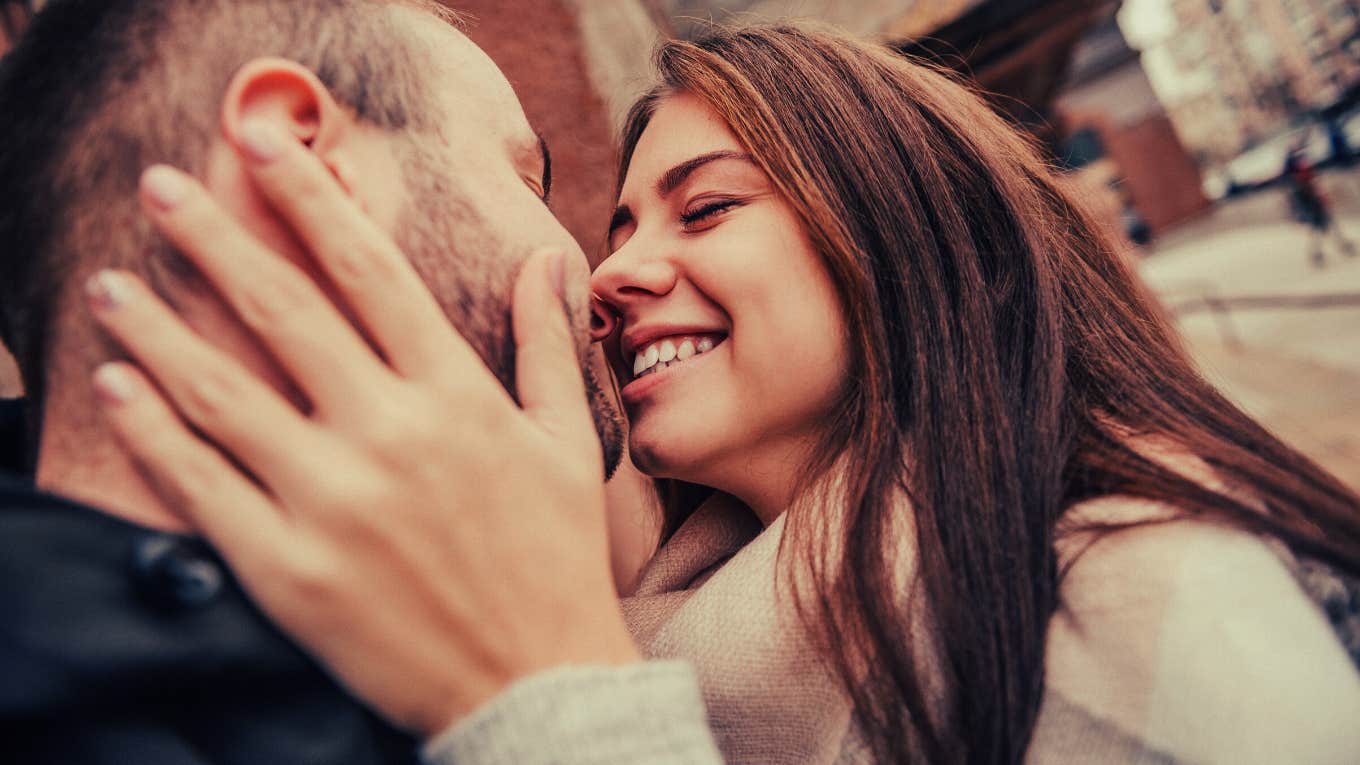 18 Comforting Signs He's The One happy loving couple
