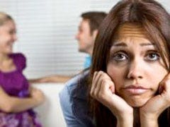 What Makes 77% Of Women Jealous? jealous woman
