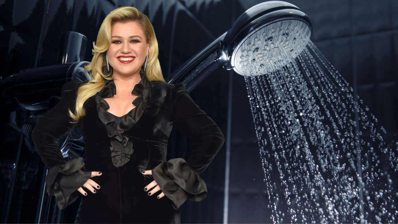 kelly clarkson, shower, brushing teeth 