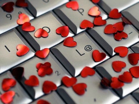 10 Pros & Cons Of Online Dating [EXPERT]