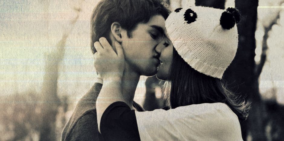 couple kissing couple kissing