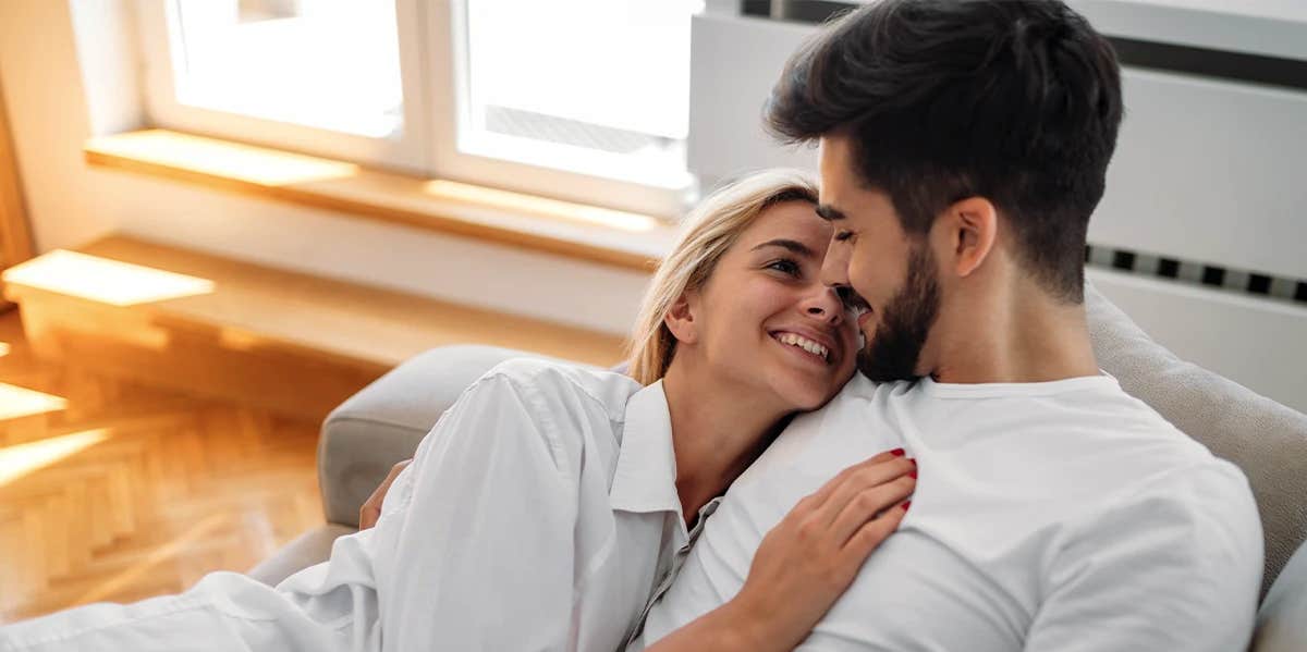 8 Little Ways Women Wish They Could Be Loved couple smiling on chair