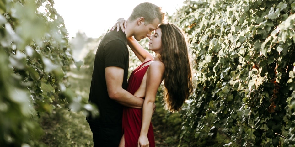 Does He Love Me? Brutal Relationship Truths About Falling In Love With A Narcissist Does He Love Me? Brutal Relationship Truths About Falling In Love With A Narcissist