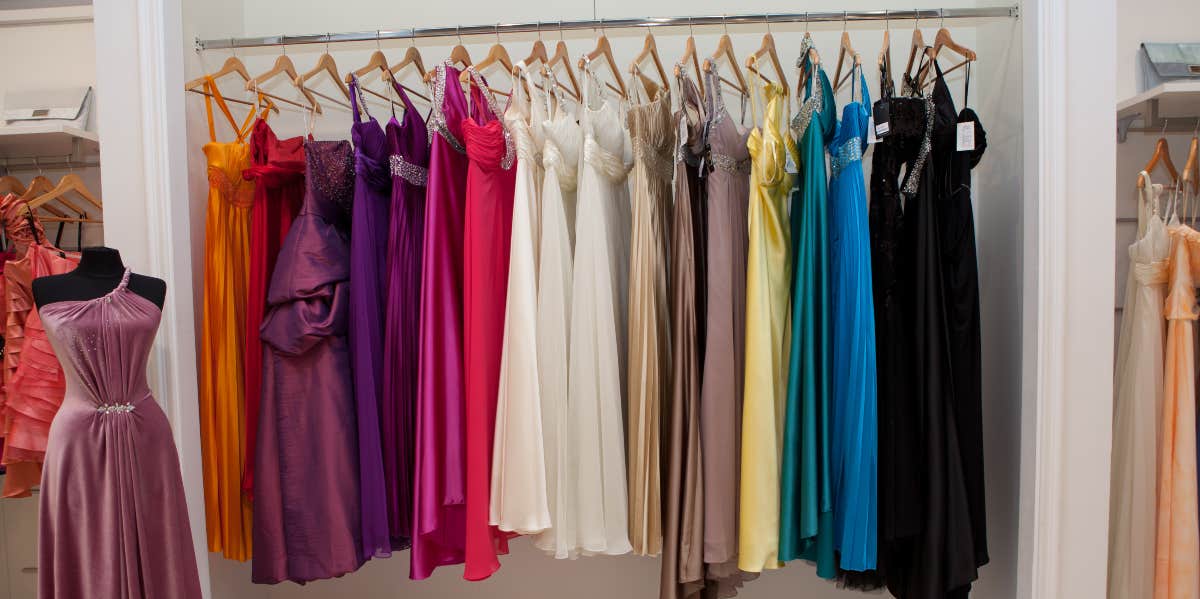 Man "Demanded" Girlfriend Change The Dress She Was Wearing To A Wedding Wedding dress shopping