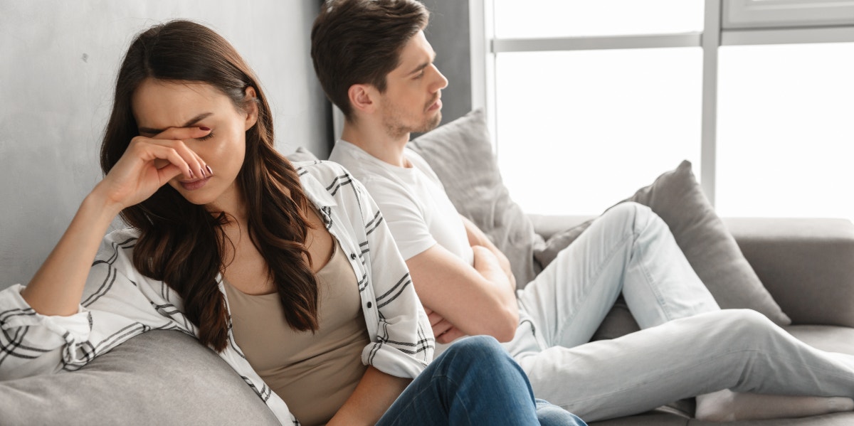 Man Chooses To Be With Dying Mother After His Wife Suffers Through A Miscarriage man leaves wife after miscarriage to be with dying mother