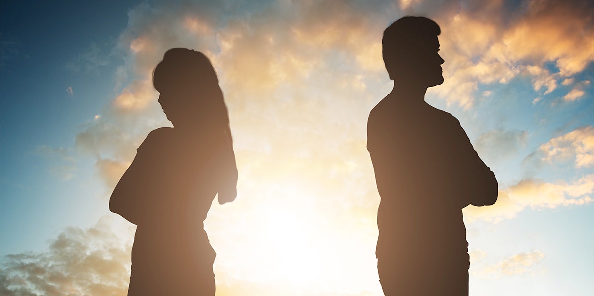 7 Common Marriage Mistakes We Made That Nearly Cost Us EVERYTHING couple arguing