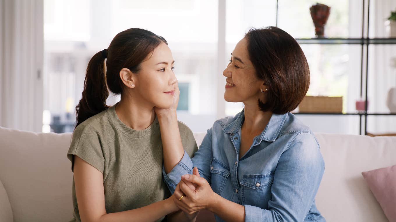 mom and teen daughter