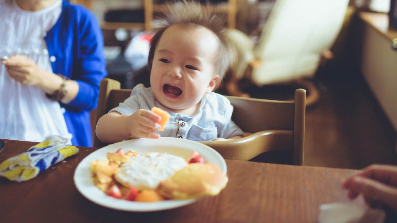 baby crying in restaurant