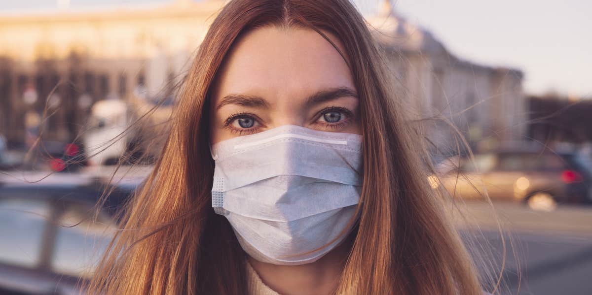 woman wearing face mask