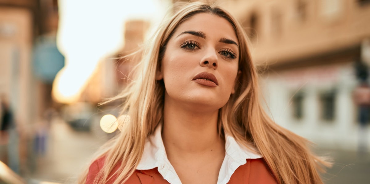 6 Emotionless Zodiac Signs Who Show No Feeling At All serious woman