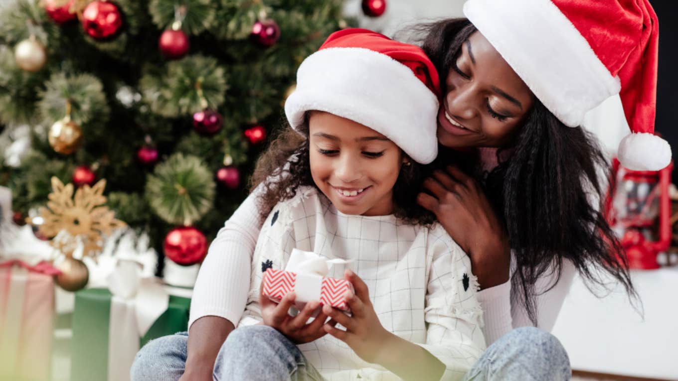 mother, daughter, christmas, surprise 