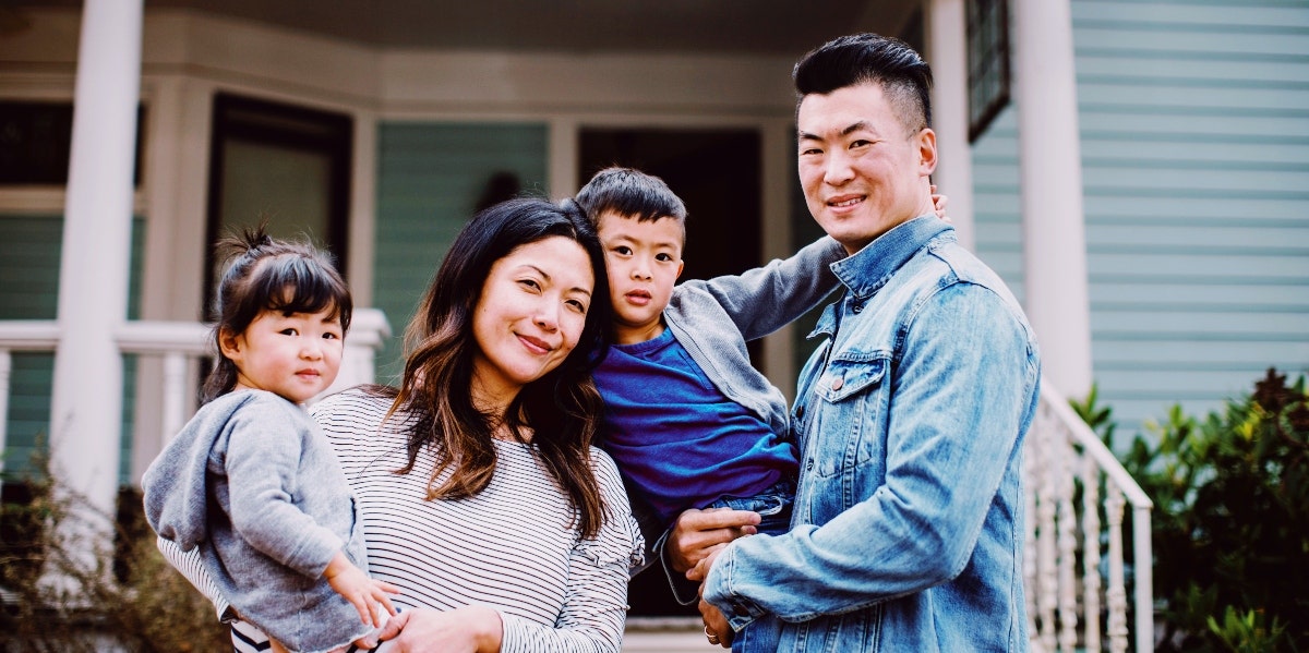 moving tips family moving into a new house