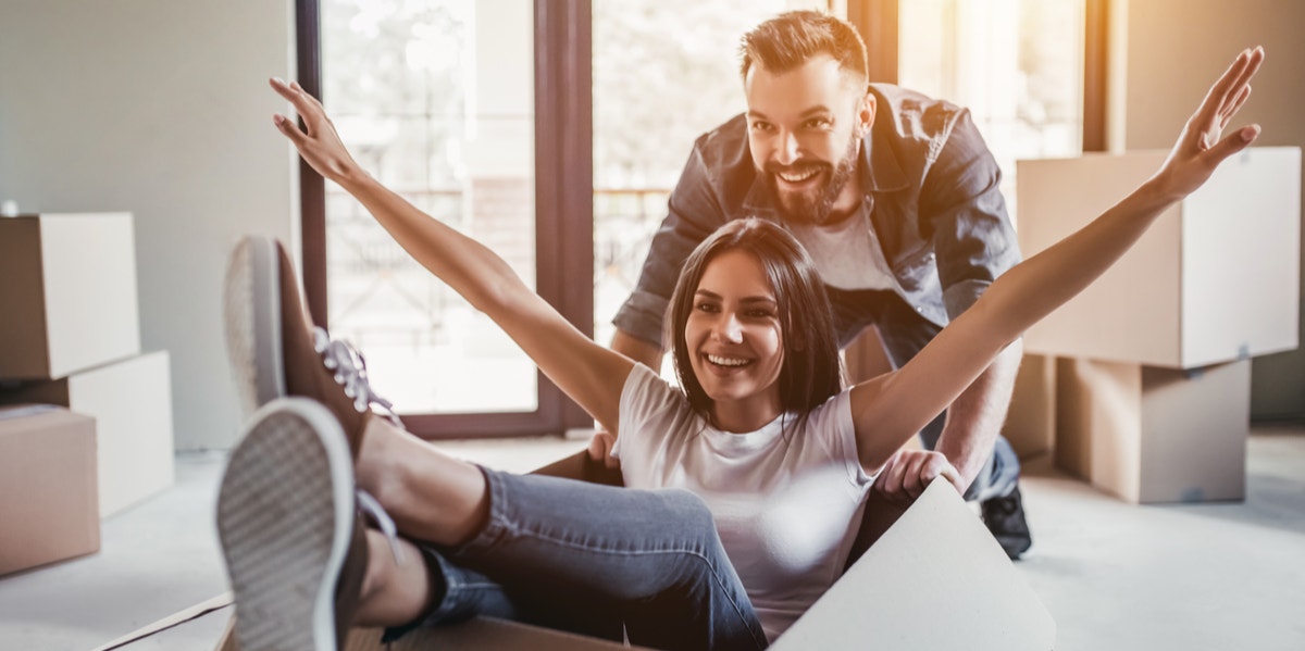 How Living With My Boyfriend Changed Me, But Not In The Way I Expected couple moving in together