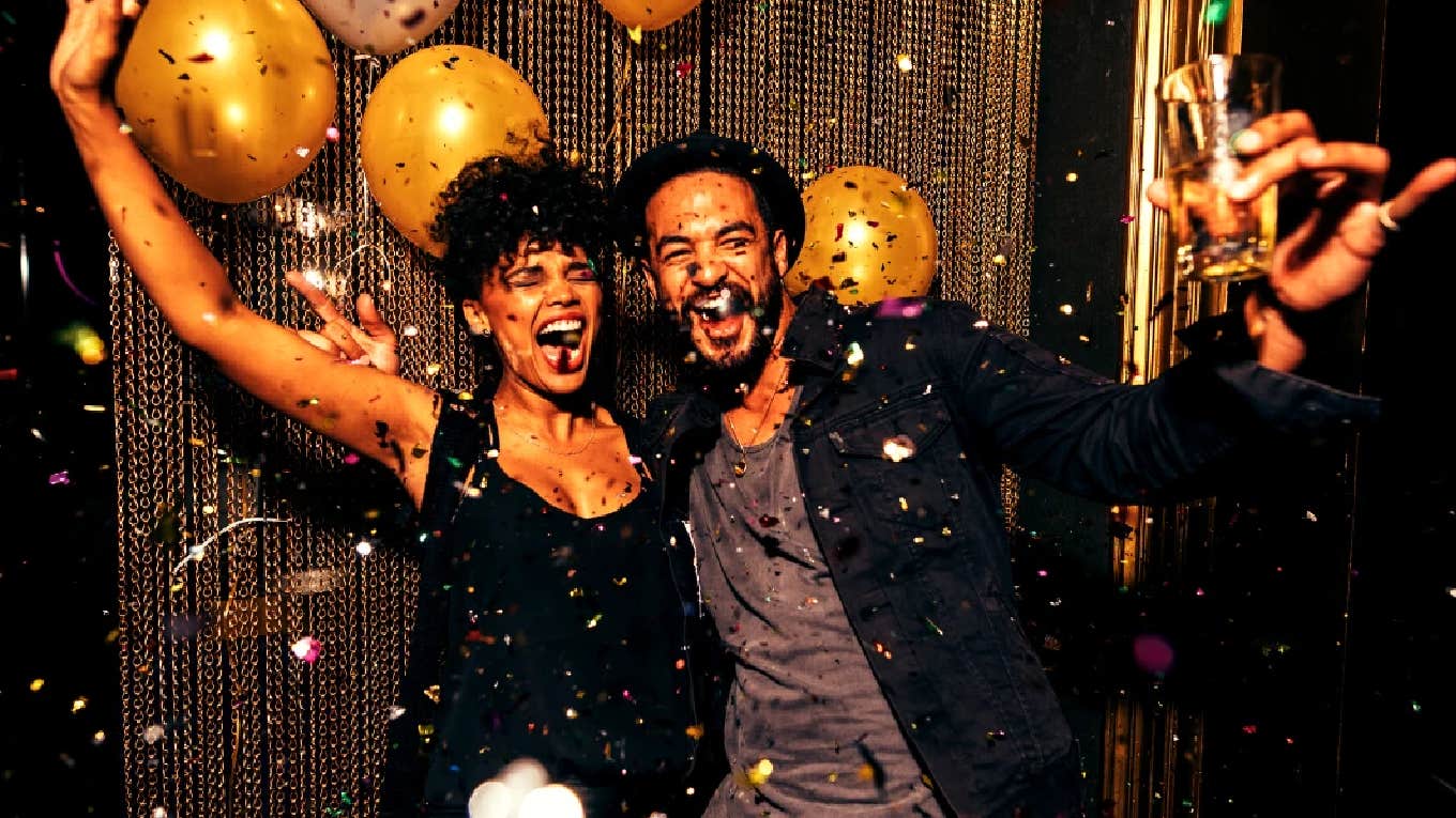 Best Fun Cheap New Year's Eve Date Ideas For Couple couple celebrating New Year's Eve
