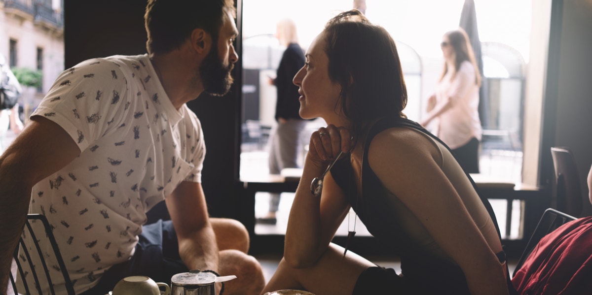 5 Obnoxious Things Women Do On First Dates (That Turn Men Off) dating couple